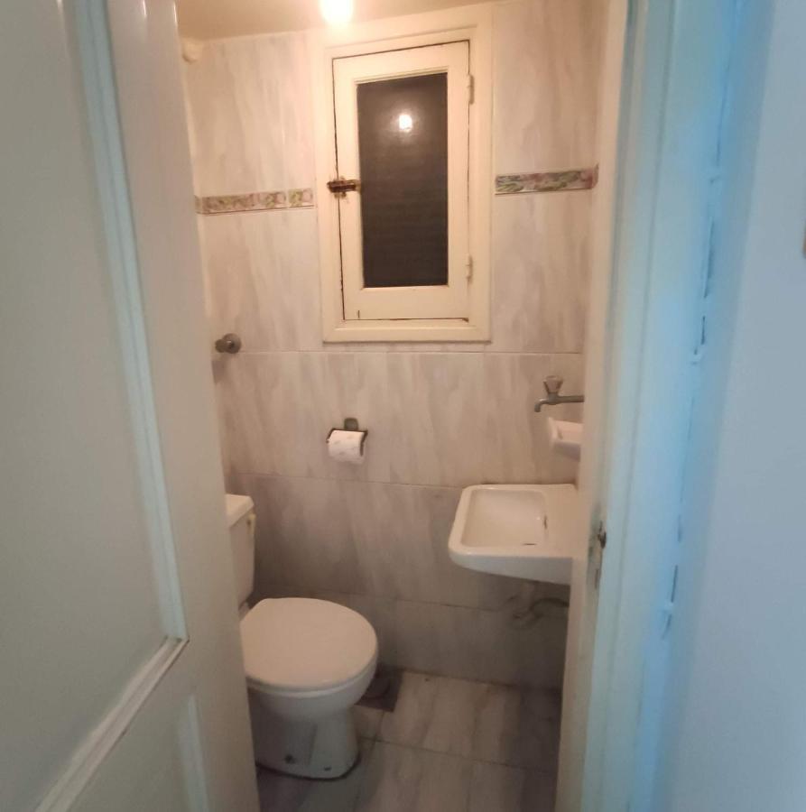 Ubytování v soukromí No5 A Private With Balcony For Men Only And No Ladies Allowed غرفة خاصة للرجال فقط ممنوع السيدات Alexandrie